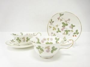 WEDGWOOD　ウェッジウッド　ワイルドストロベリー　ティーカップ＆ソーサーペア　洋食器